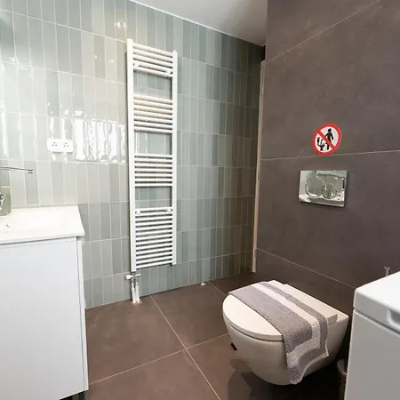 Renovated On The 5th Floor With Acropolis View *